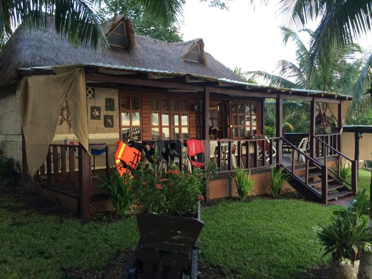 Coras Place Bacalar Lagoon Front ภายนอก รูปภาพ