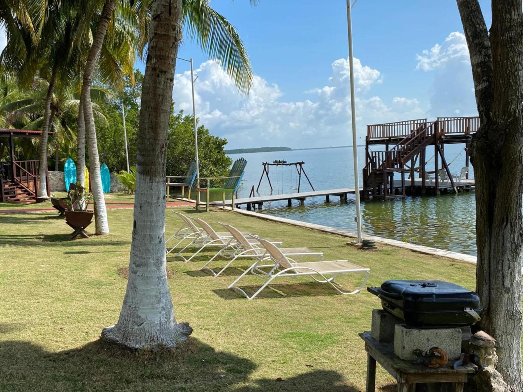 Coras Place Bacalar Lagoon Front ภายนอก รูปภาพ