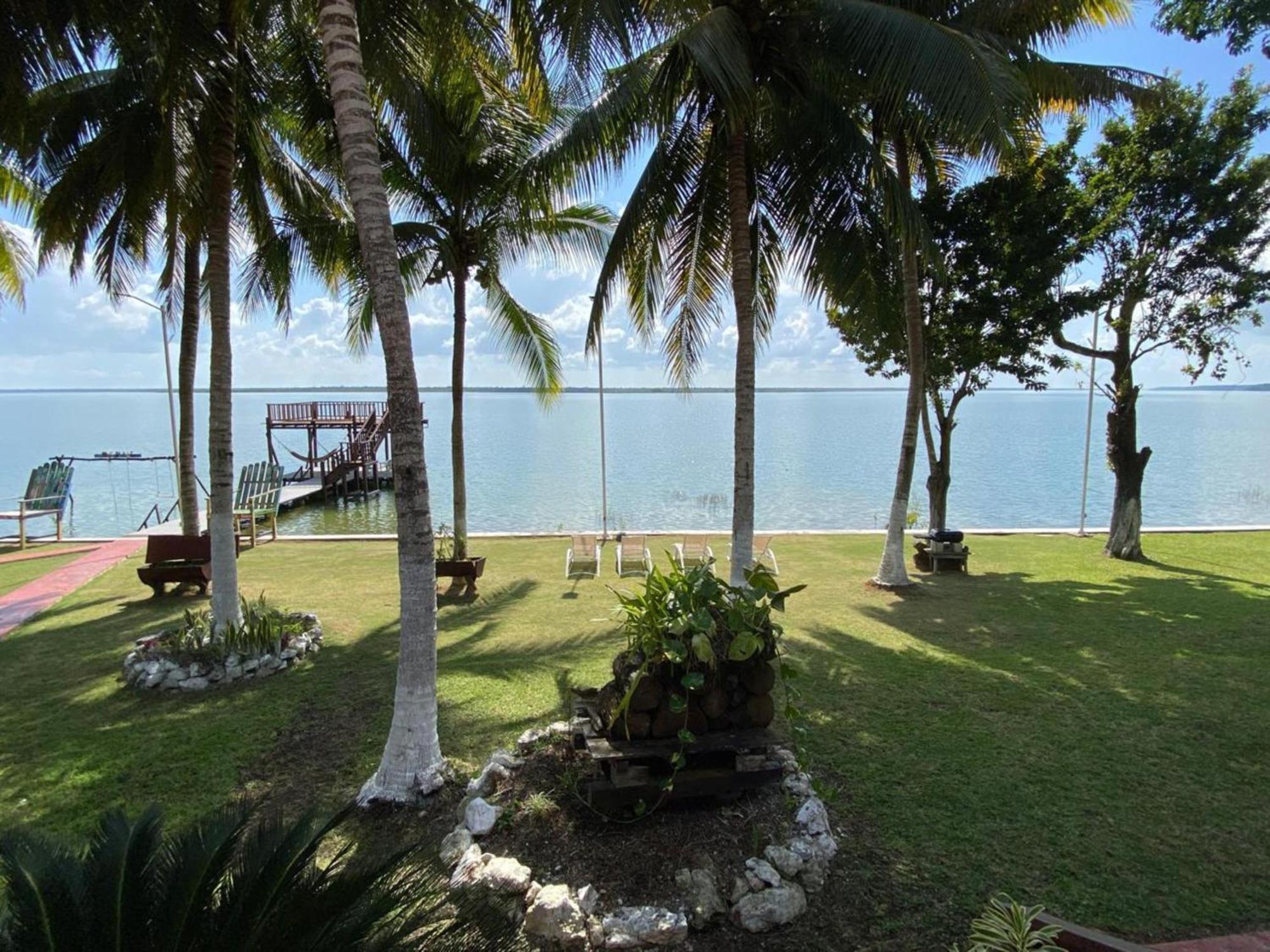 Coras Place Bacalar Lagoon Front ภายนอก รูปภาพ