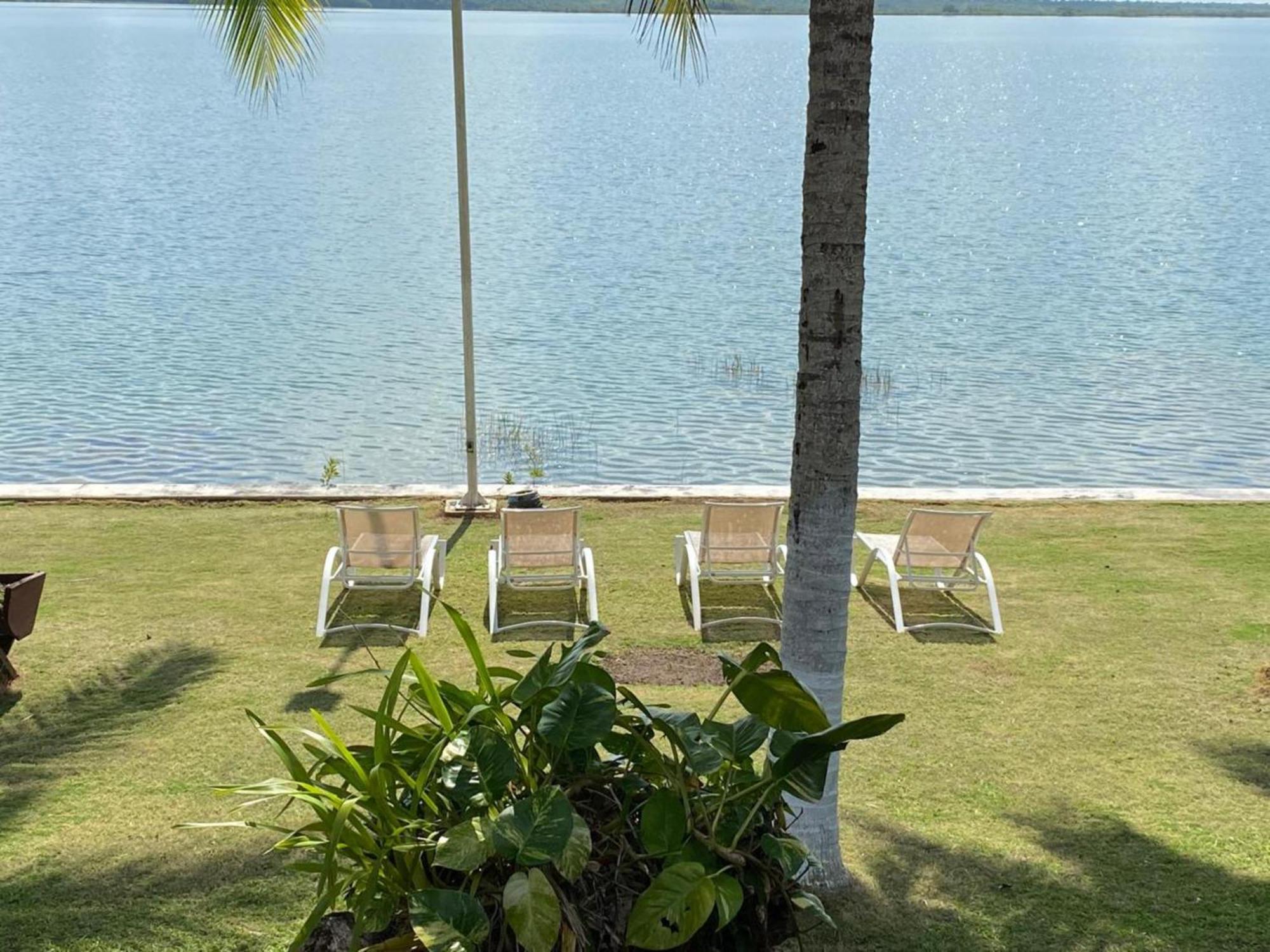 Coras Place Bacalar Lagoon Front ภายนอก รูปภาพ