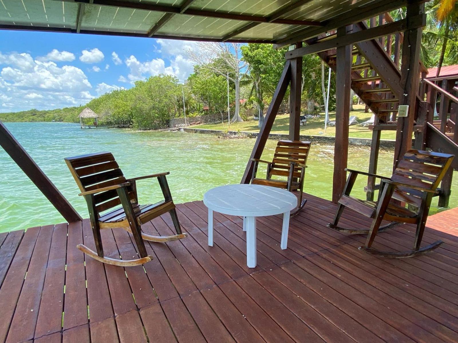 Coras Place Bacalar Lagoon Front ภายนอก รูปภาพ